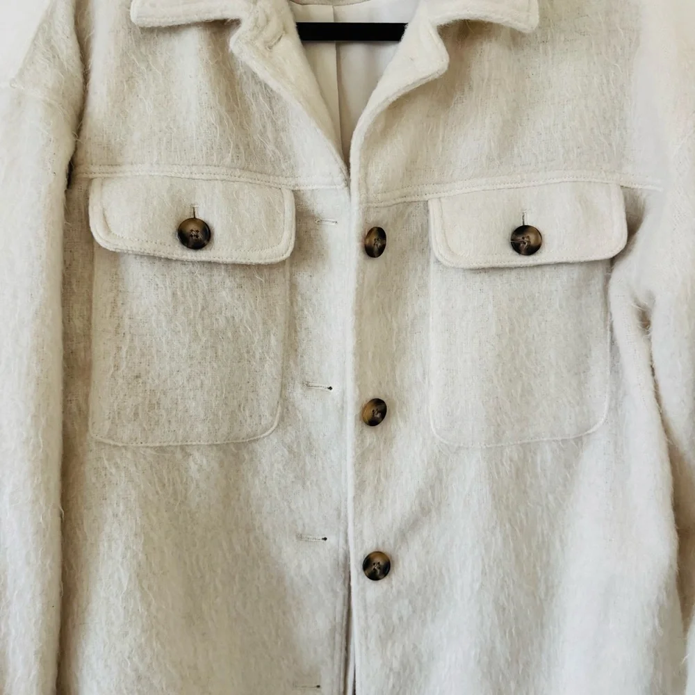 Universal Thread White Shacket Size M